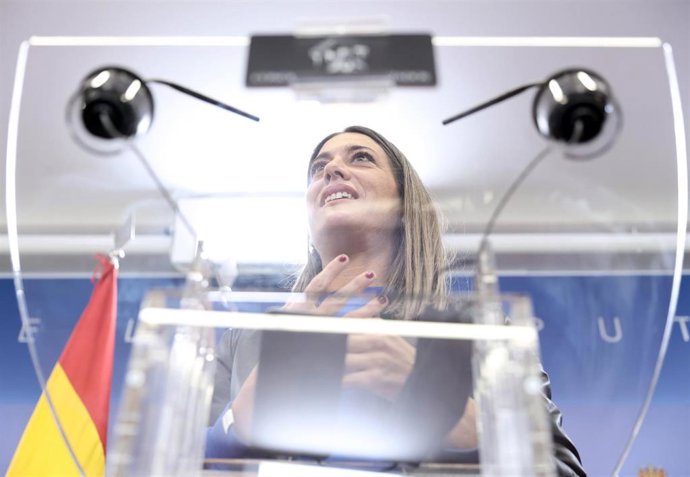 La portavoz de Junts en el Congreso, Miriam Nogueras, ofrece una rueda de prensa en el Congreso.