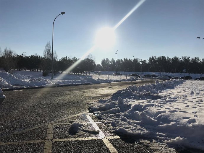 Archivo - Carretera limpia tras el temporal de nieve