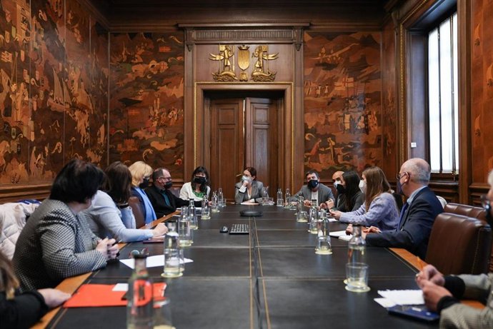 El Ayuntamiento de Barcelona se reúne con comunidades religiosas y entidades ucranianas