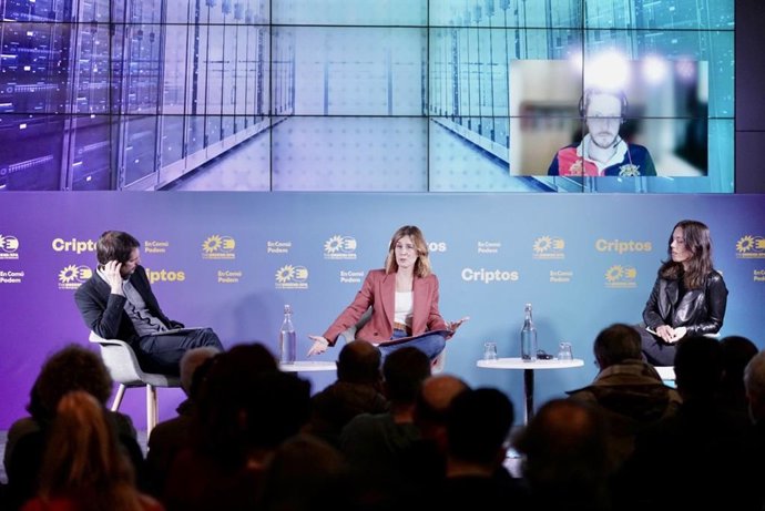 Acto 'Criptos: Tot el que volies preguntar i no t'havies atrevit' organizado por los comuns, el 3 de marzo de 2022