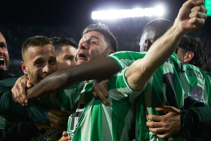 Sergio Canales of Real Betis celebrates a goal during the Copa del Rey match between Real Betis and Rayo Vallecano at Benito Villamarin stadium on March 3, 2022, in Sevilla, Spain.