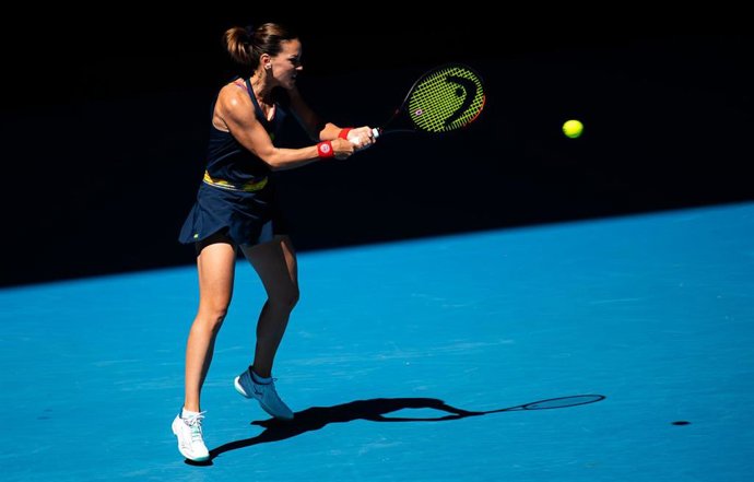 Archivo - Nuria Parrizas golpea una bola durante un torneo