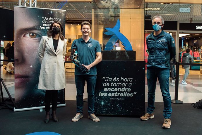 Hand Solo se suma a la promoción de la candidatura para el Mundial de esquí con la construcción de una escultura del logo de Andorra 2027.