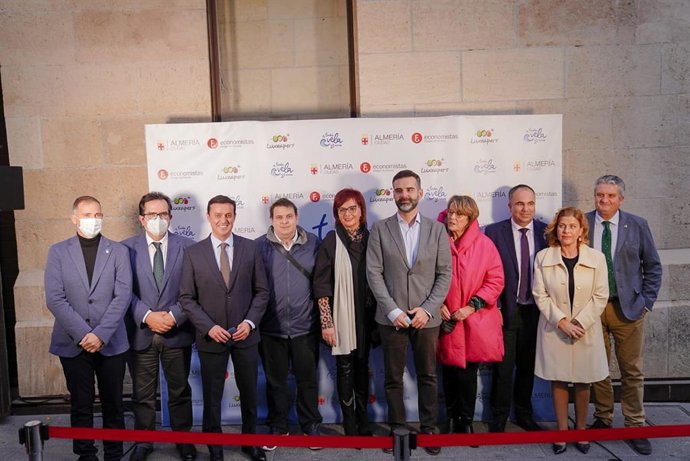 La asociación 'A toda vela' premia a la Diputación en su 25 aniversario.
