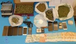 Drogas, armas, dinero y efectos intervenidos en la Policía Nacional durante la operación 'Jerjes'