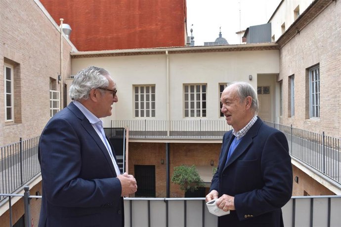 José Manuel Martínez Tomás, nuevo presidente de la Fundación Jesús Abandonado y José Moreno, anterior presidente