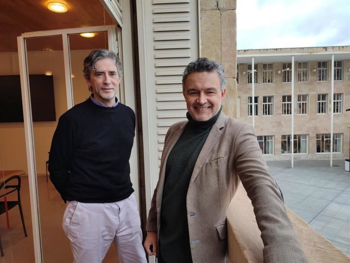 El portavoz del PP en el Ayuntamiento y el concejal Pablo Santaolalla califican de escándalos la gestión del pliego de mantenimiento de zonas verdes