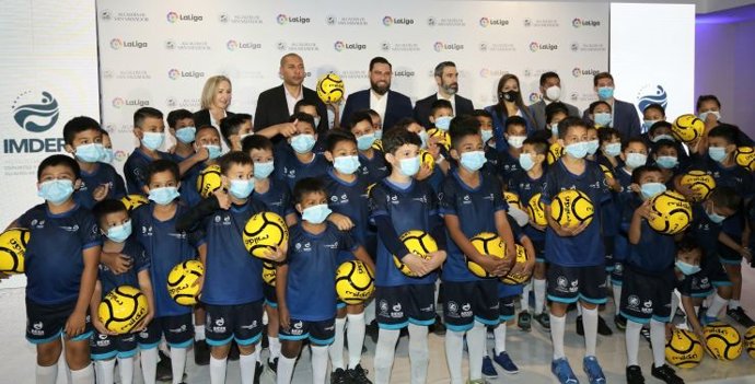 La Fundación LaLiga reafirma su colaboración con el fútbol y la juventud salvadoreños