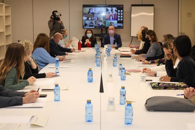 Comisión mixta de atención y acogida de refugiados y desplazados