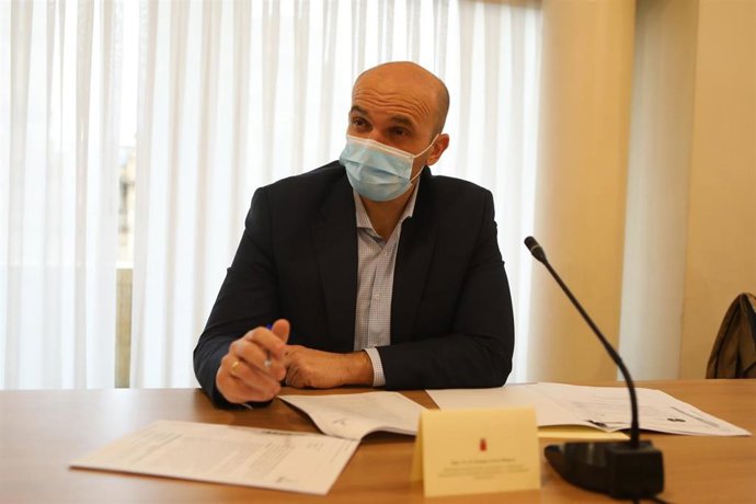 Reunión de la Junta de Gobierno de Murcia, el concejal Enrique Lorca