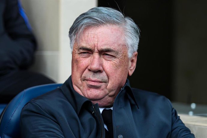 El entrenador del Real Madrid, Carlo Ancelotti, antes del partido ante el Villarreal en La Cerámica de LaLiga Santander 2021-2022.