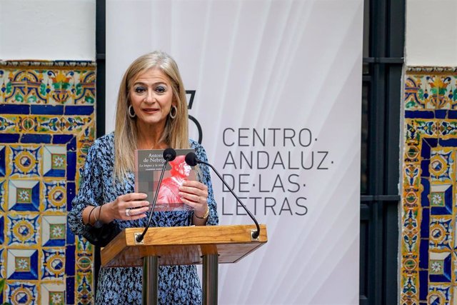 La consejera de Cultura y Patrimonio Histórico, Patricia del Pozo, presenta un cuadernillo didáctico sobre Elio Antonio de Nebrija, elaborado por el Centro Andaluz de las Letras.