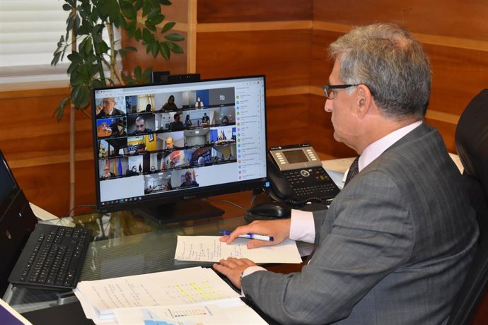 El secretario general de la Consejería de Agricultura, Ganadería y Desarrollo Rural en funciones, Eduardo Cabanillas, participa por viodeconferencia en la Mesa de la Sequía