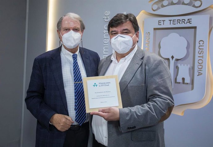 El Ayuntamiento de Huelva ha formalizado este viernes su adhesión a la Alianza para la Formación Profesional Dual.