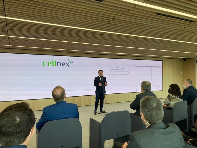 El presidente de la Generalitat, Pere Aragons, este viernes en la nueva sede de Cellnex en Barcelona