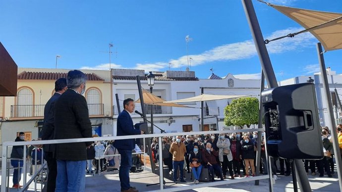 El alcalde de Tocina-Los Rosales, durante el acto reivindicativo.
