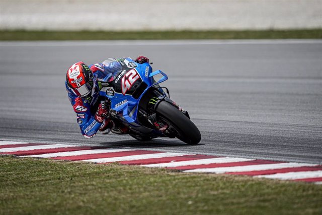 El piloto español de MotoGP Alex Rins (Suzuki) en el test oficial de pretemporada en Sepang (Malasia)