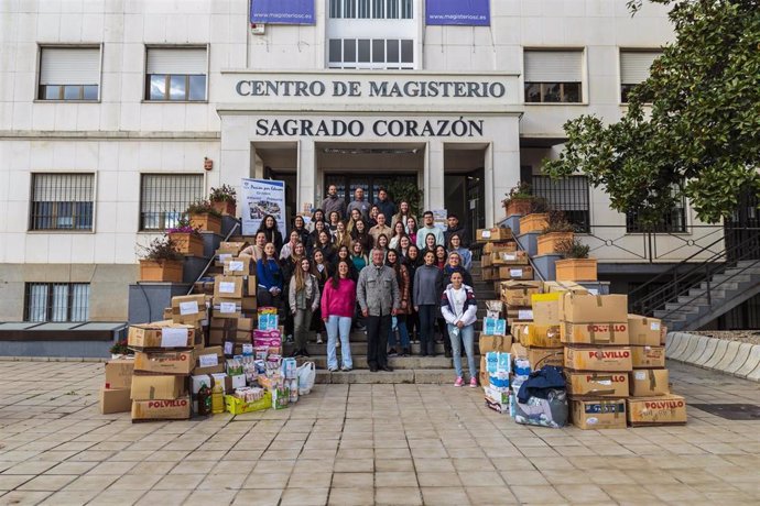 El Centro de Magisterio Sagrado Corazón envía ayuda a Ucrania.