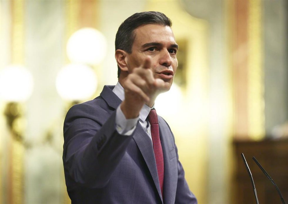 El presidente del Gobierno, Pedro Sánchez, interviene en una sesión plenaria, en el Congreso de los Diputados, a 2 de marzo de 2022, en Madrid (España).