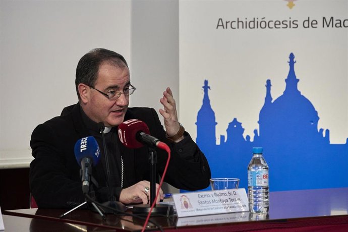Archivo - Monseñor Santos Montoya Torres en rueda de prensa en el Arzobispado de Madrid