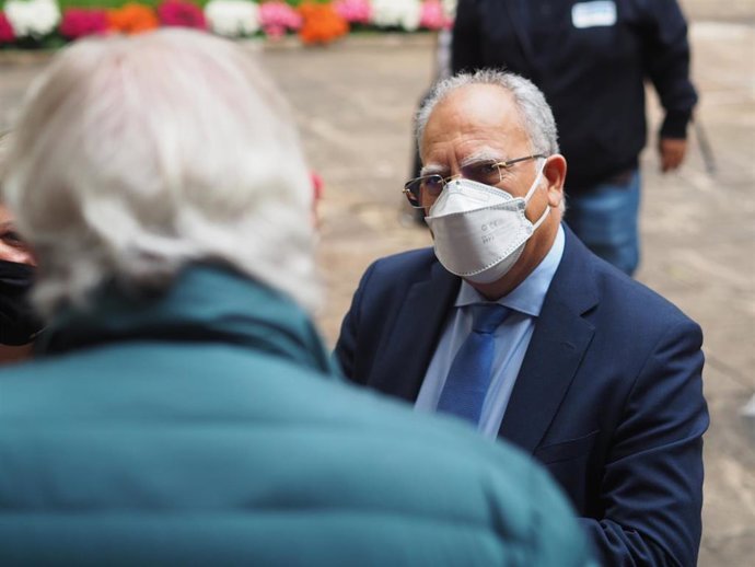 Archivo - El presidente del Cabildo de La Gomera, Casimiro Curbelo