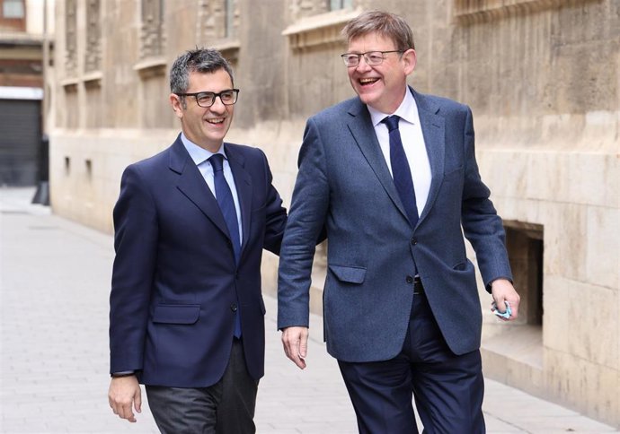 El ministro de la Presidencia, Relaciones con las Cortes y Memoria Democrática, Félix Bolaños, y el presidente de la Generalitat, Ximo Puig, en Valncia