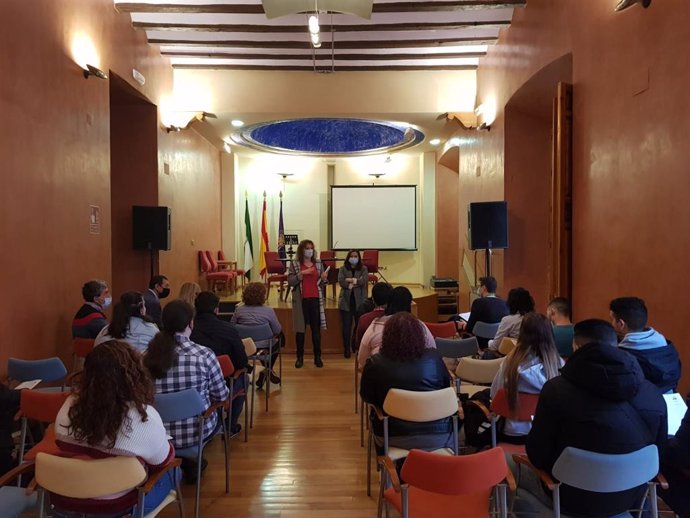 El Ayuntamiento de Jaén incorpora al Patronato de Asuntos Sociales 32 jóvenes con dificultades de inserción laboral.
