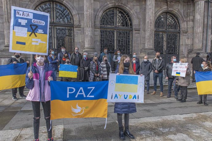 Concentración en apoyo al pueblo ucraniano en Torrelavega