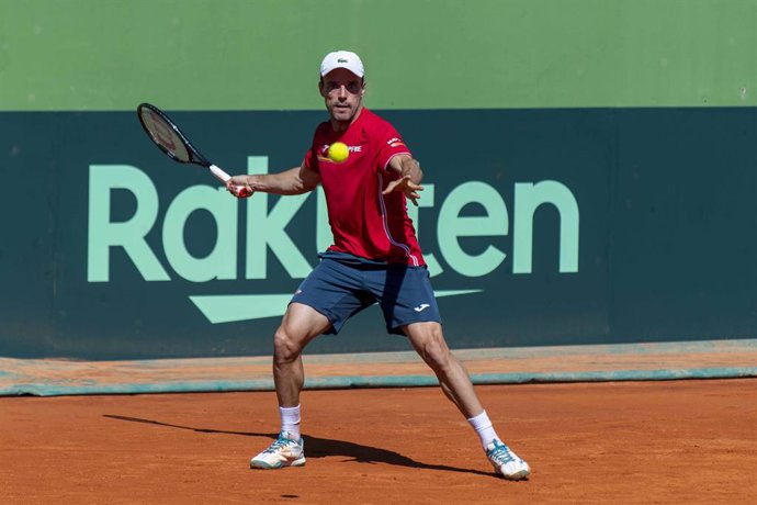 El tenista español Roberto Bautista durante un entrenamiento con el equipo español de la Copa Davis