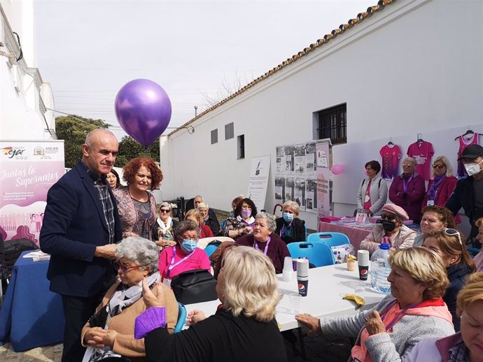 Sevilla.- El alcalde participa en las actividades del VI Encuentro por la Igualdad en el Parque del Alamillo