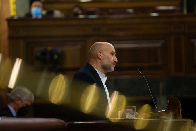 El diputado del BNG en el Congreso, Néstor Rego, durante su intervención en la comparecencia del presidente del Gobierno de este miércoles.