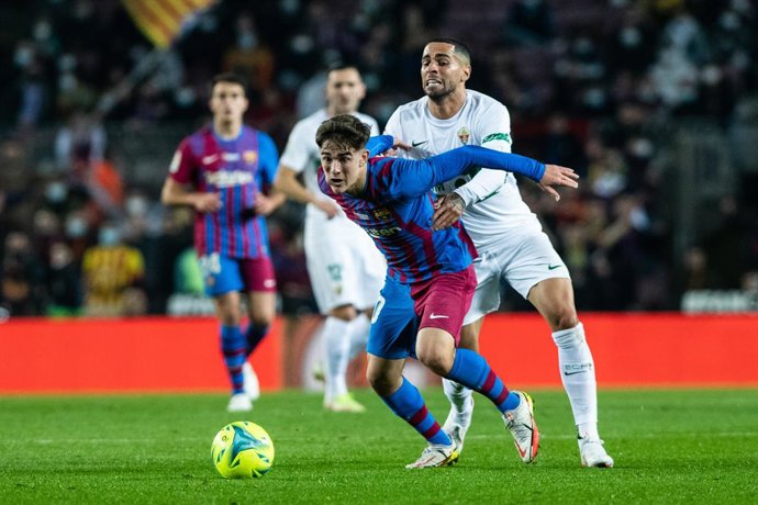Archivo - 30 Pablo Martin Paez Gavira of FC Barcelona in action during La Liga football match played between FC Barcelona and Elche CF at Camp Nou stadium on December 18, 2021, in Barcelona, Spain.