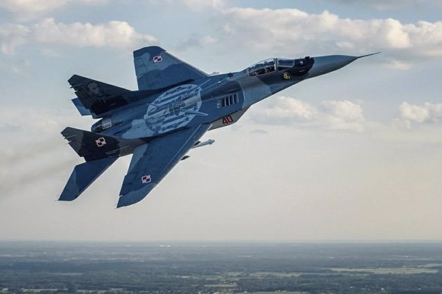 Archivo - Un caza MiG29 de la Fuerza Aérea polaca 