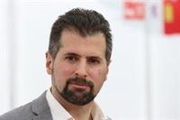 Tudanca insta a Feijóo a "frenar el pacto" de Mañueco con Vox, aunque teme que el nuevo PP se parezca al viejo