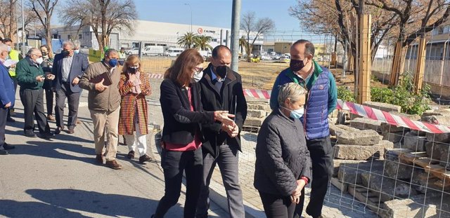 Ayuntamiento de Sevilla destina casi 210.000 euros a renovar una zona de aparcamientos del Polígono Calonge