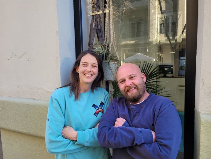 Lidón Llansola y Pablo Pérez-Manglano, dos de la fundadores de SharingAway