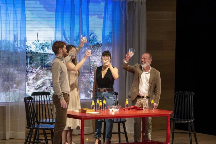 La obra 'Principiantes' sirve "un cóctel de emociones" alrededor del amor en el Auditorio.