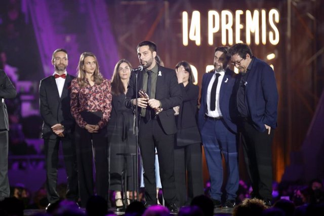 Mikel Mas recoge el premio Gaudí a la mejor película de animación por 'Moronins'