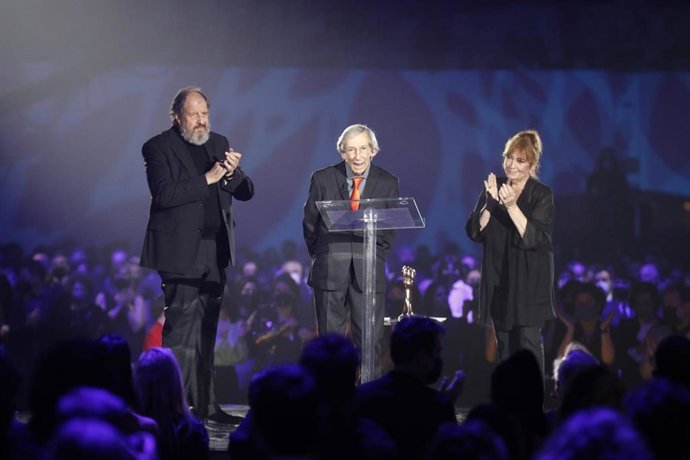 El director de fotografía catalán Toms Pladevall recibe el Premi Gaudí de Honor - Miquel Porter 2022