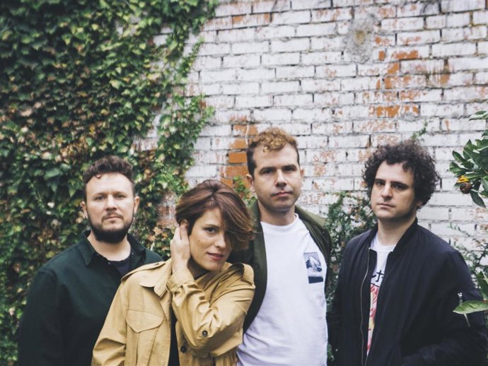 Archivo - Triángulo de Amor Bizarro