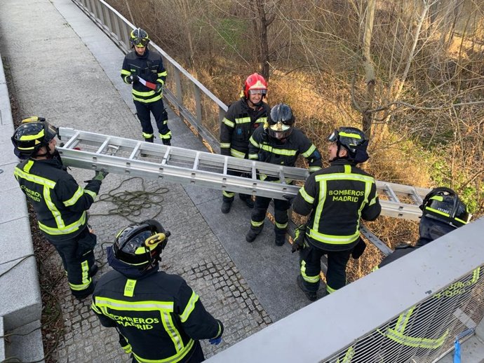 Recatan del Manzanares el cadáver de un hombre de 30 años