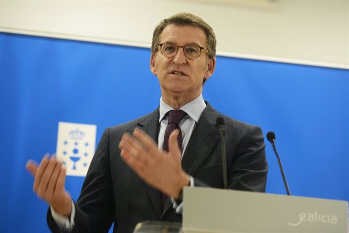 El presidente de la Xunta de Galicia, Alberto Núñez Feijóo, en una rueda de prensa tras la reunión del Consello de la Xunta de Galicia, en la Delegación Territorial de la Xunta de Galicia, a 3 de marzo de 2022, en Ourense, Galicia (España). 