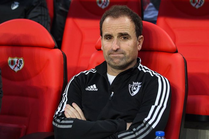 Jagoba Arrasate, head coach of Osasuna looks on during the Spanish League, La Liga Santander, football match played between Rayo Vallecano and CA Osasuna at Vallecas stadium on February 12, 2022, in Madrid, Spain.