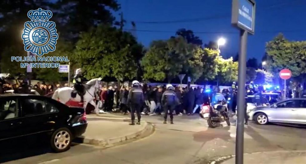 Operativo de la Policía Nacional con motivo de la semifinal de la Copa del Rey.