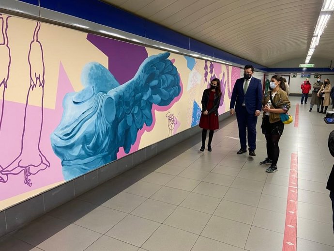 Mural en la estación de Sainz de Baranda
