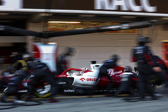 24 ZHOU Guanyu (chi), Alfa Romeo F1 Team ORLEN C42, action during the Alfa Romeo F1 Team Orlen filming day prior the 2022 FIA Formula One World Championship, on the Circuit de Barcelona-Catalunya, from February 27, 2022 in Montmelo, near Barcelona, Spai