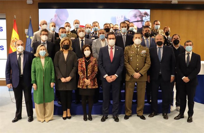 Acto de presentación del proyecto 'Es tu Fuerza', con la colaboración del ministerio de Defensa, la Fundación CEOE y Confebus