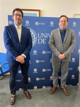 El gerente de la FBA y Juan García, Vicerrectorado de Postgrado, Empleabilidad y Relaciones con Empresas e Instituciones, de la UAL