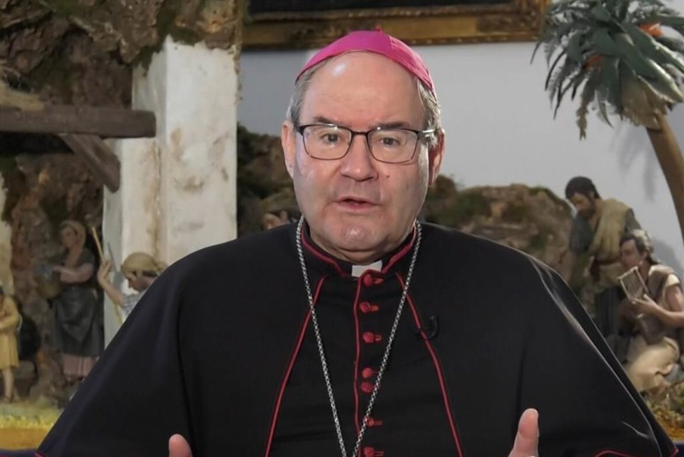 Archivo - El arzobispo de Toledo, Francisco Cerro Chaves, en su mensaje de Navidad