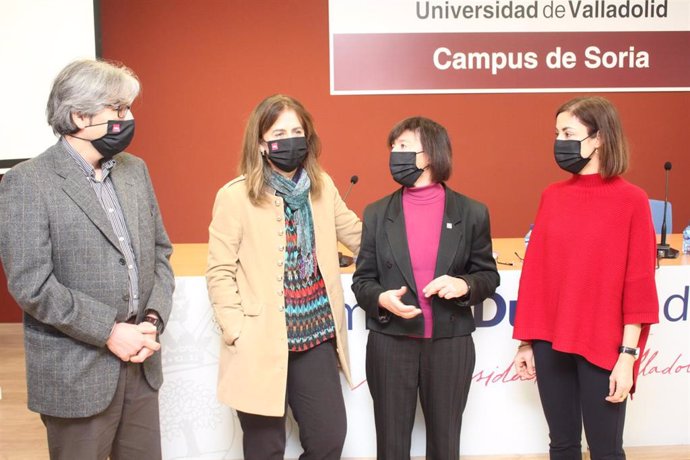 Benjamín Sahelices (i), Azucena Escudero, Helena Castán y Matilde Alonso presentan en Soria la candidatura a rector de la UVA.